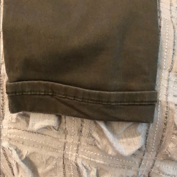 KUT from the Kloth Jeans Olive capris, LN Sz 8 - Picture 4 of 4